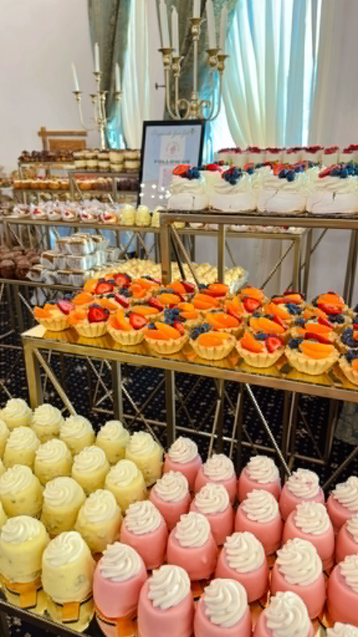 Candy bar Zum Zet — tavă mini deserturi colorate