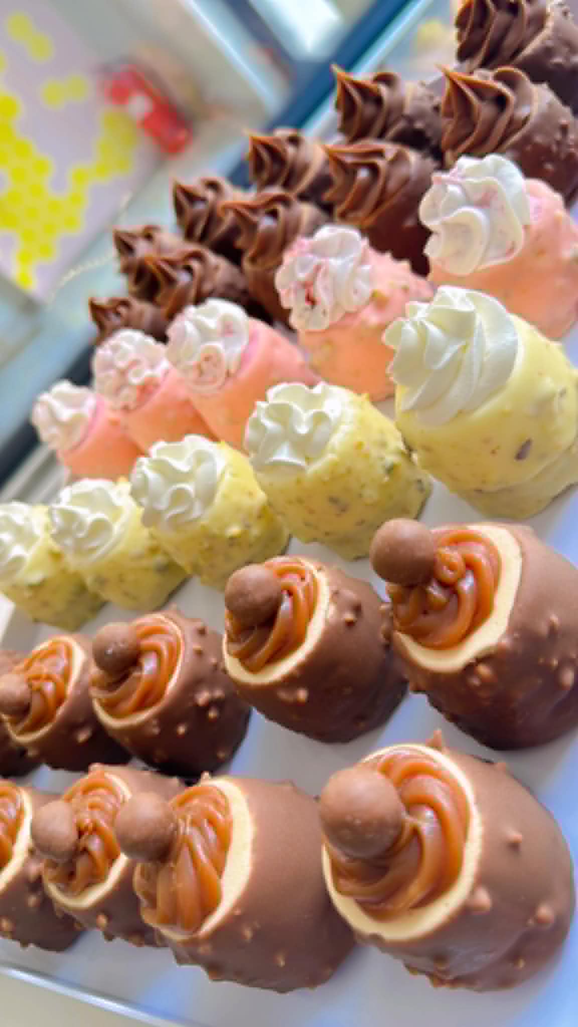 Mousse caramel, ciocolată albă, zmeură, ciocolată neagră — Zum Zet